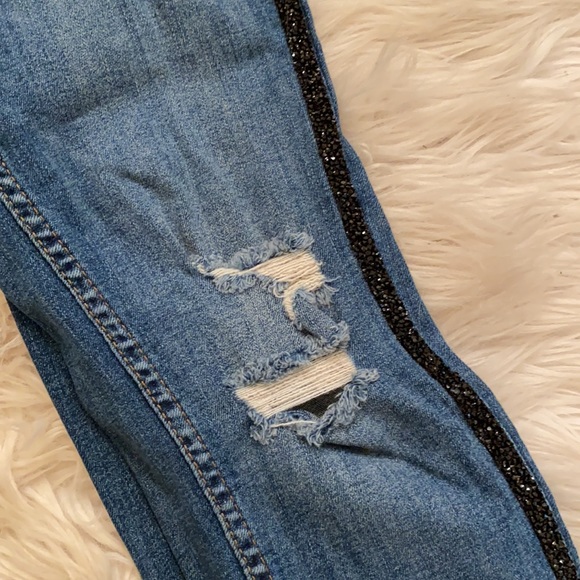 Zara Distressed Jeans w/side detail - Picture 4 of 4